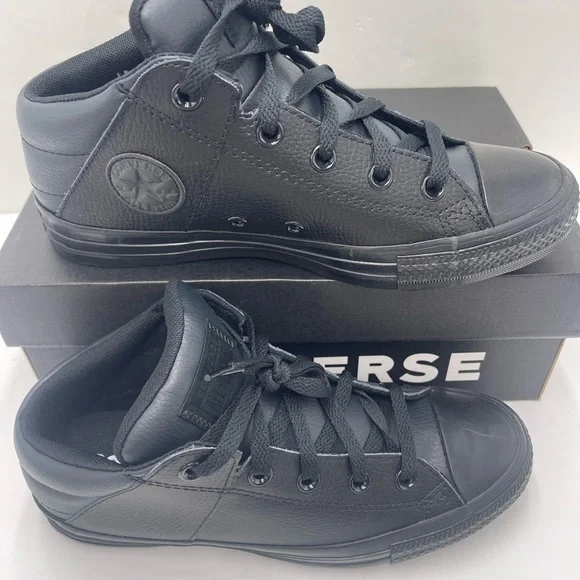 Converse WMNS A05102C
CTAS AXEL MID
BLACK/BLACK/BLACK
Sneakers - Picture 2 of 16